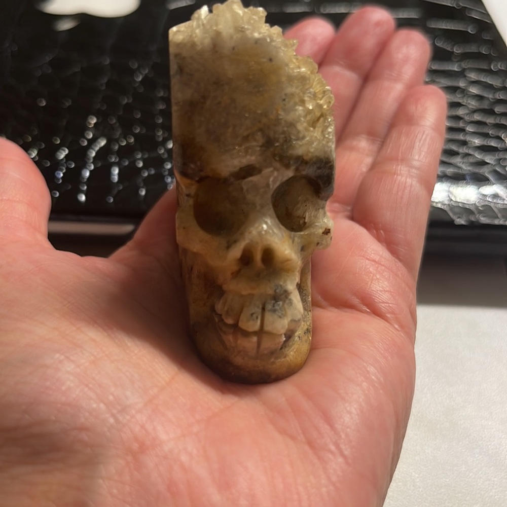 Quartz Skull Hand-Carved - Picture 9 of 9